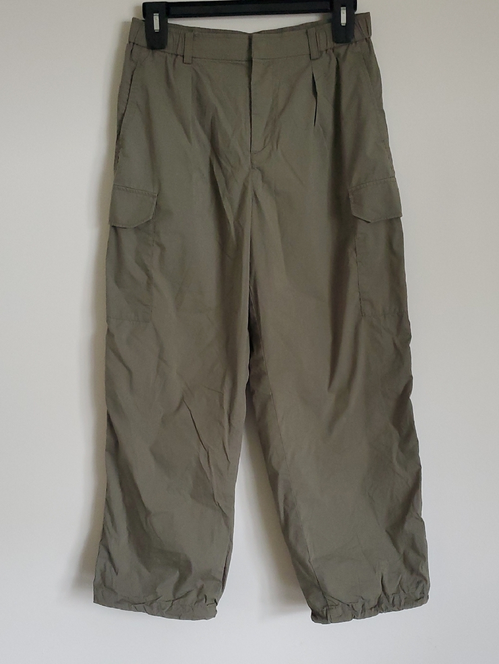 Uniqlo Olive Green Cargo Pants with Elastic Cuffs